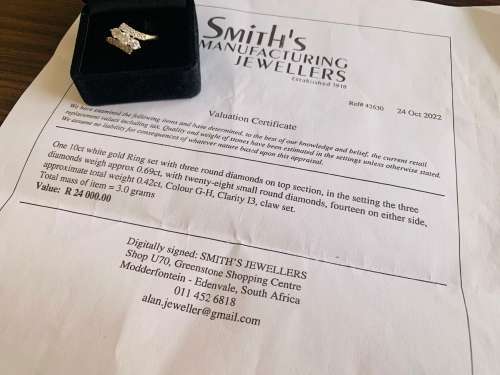 !!!R24000.00 Value!!! Diamond Engagement Ring Set In 10ct White Gold!