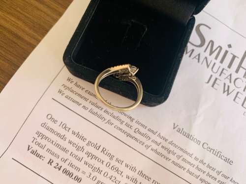 !!!R24000.00 Value!!! Diamond Engagement Ring Set In 10ct White Gold!