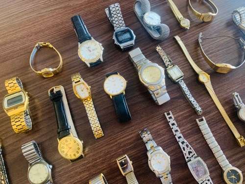 Large Job-Varoius Different Vintage Wristwatches!