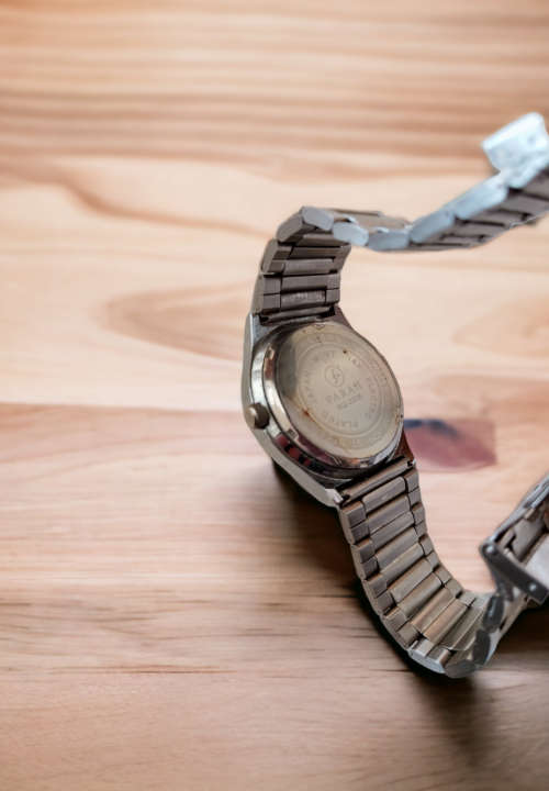 Stunning vintage Farah stainless steel gents watch valued R1500.00