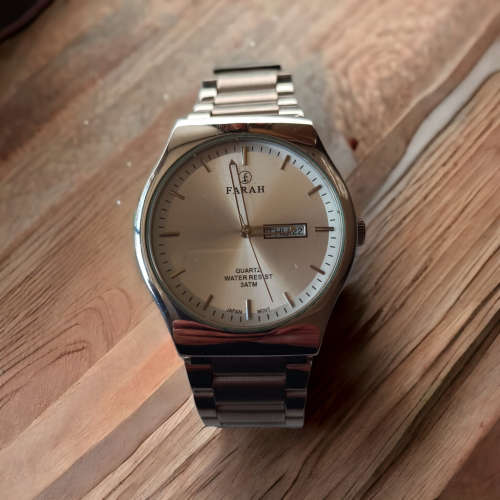 Stunning vintage Farah stainless steel gents watch valued R1500.00