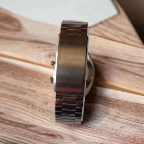 Valued @ R25000.00 Collectors Gents Omega Chronostop  Geneve Watch With Maroon Dial