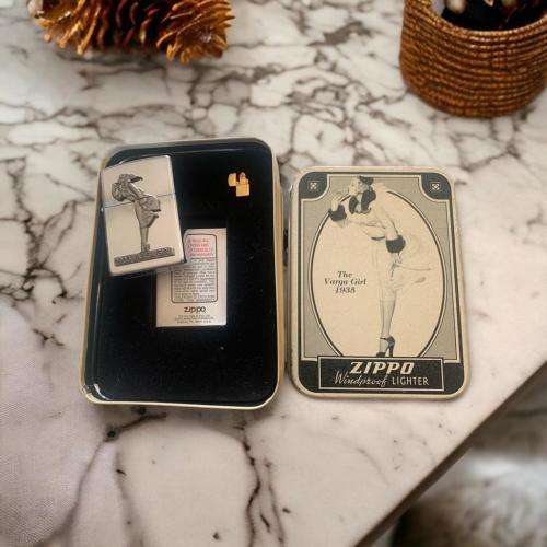 Rare vintage collectors Silver Zippo lighter with distinctive top with original casing