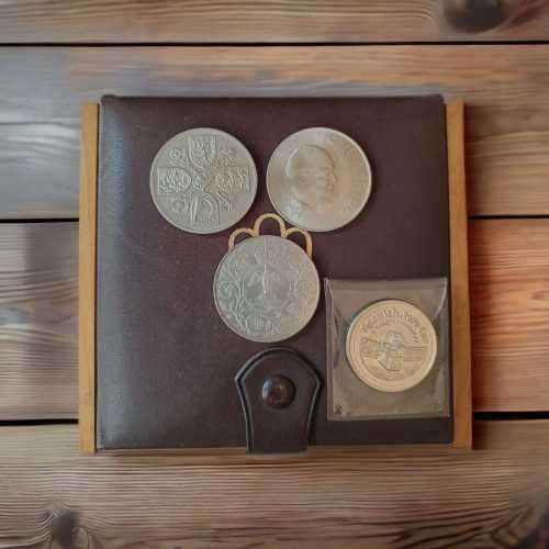 Rare vintage collectors Canadian coin set with other rare coins