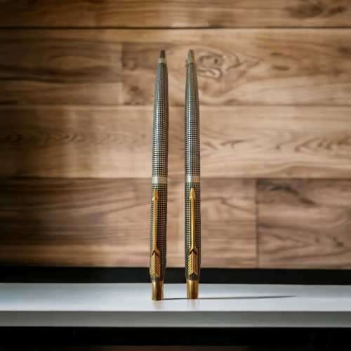 Rare vintage collectors sterling silver Parker Pens with case