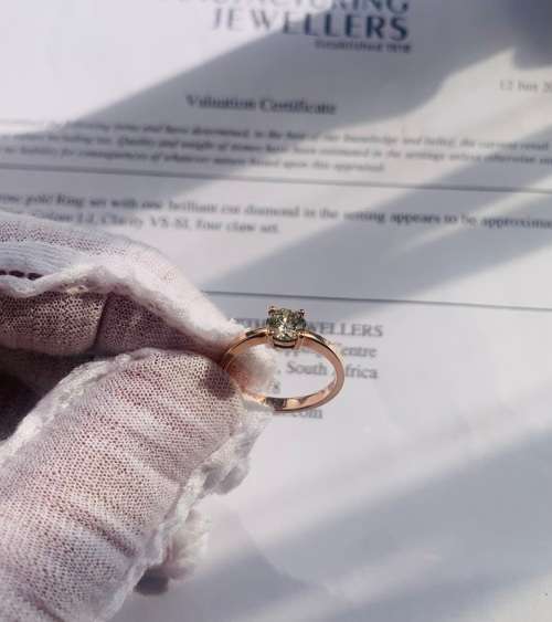 Retail R98350.00 New One 9ct Rose Gold Ring Set With One Brilliant Cut diamond in the setting 0.70ct