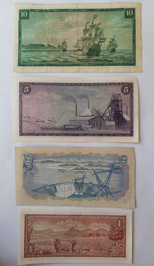 Rare vintage collectors set of South African bank notes in excellent condition TW De Jongh edition