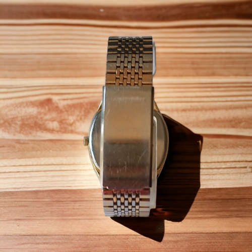 Vintage Collectors Omega Seamaster quartz movement gents watch on gold plated strap value R8000.00