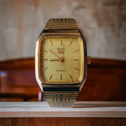 Vintage Collectors Seiko wind up gents watch on gold plated strap value R7000.00 bobshop .za