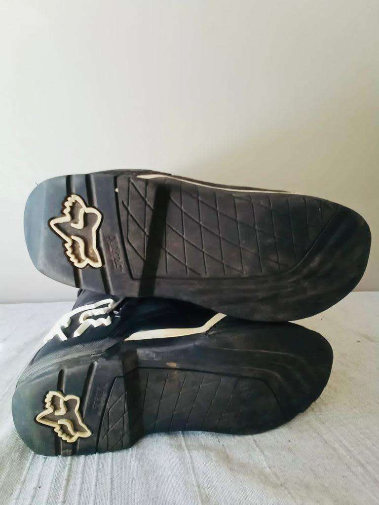 Fox racing boots size 8 UK9 hardly been used