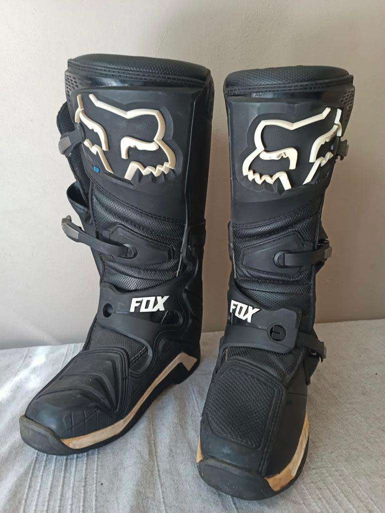 Fox racing boots size 8 UK9 hardly been used