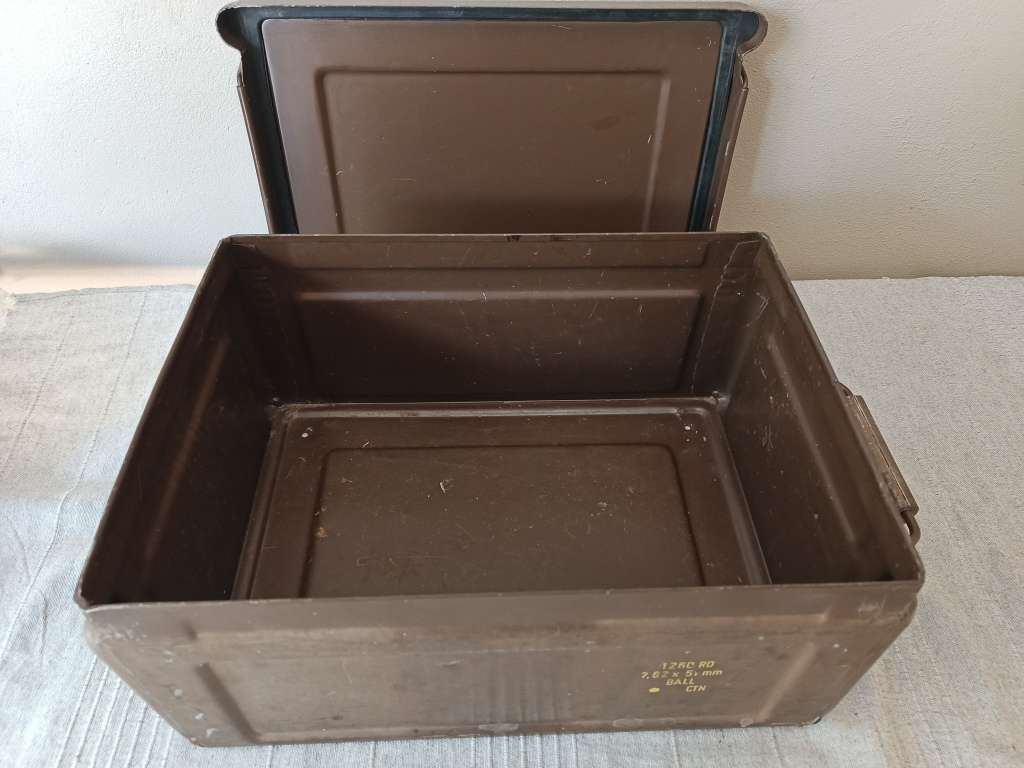 Vintage collectors army ammunition crate, perfect as a tool / storage box