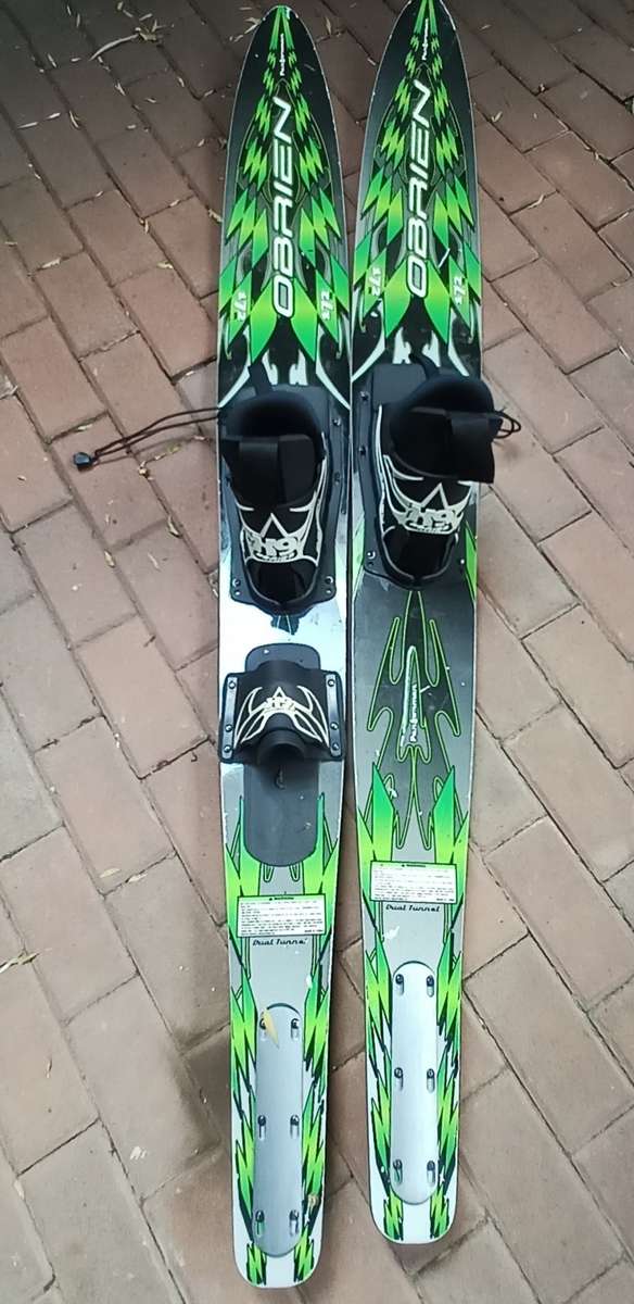 Valuable O`Brien 172 dual tunnel waterskis