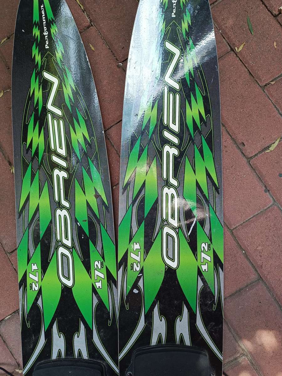 Valuable O`Brien 172 dual tunnel waterskis