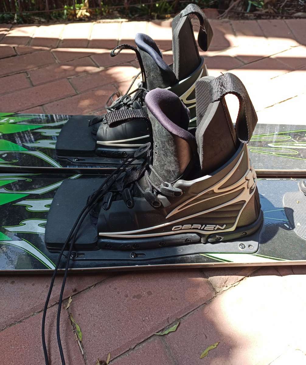 Valuable O`Brien 172 dual tunnel waterskis