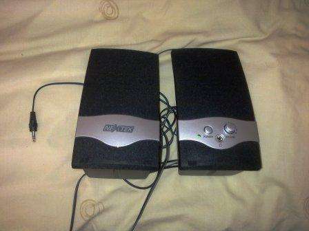 USB POWERED SPEAKERS LIKE NEW