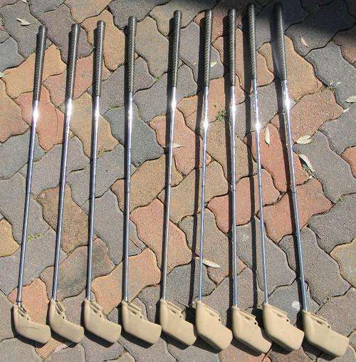 ***********Crazy R1 Listing*********** Set of 9 Wilson Aggressor Golf Clubs 3-9 Irons SW & PW