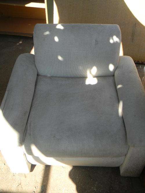 ***Crazy R1 Listing*** Lovely Deco Couch - Just dirty! Off white Fabric