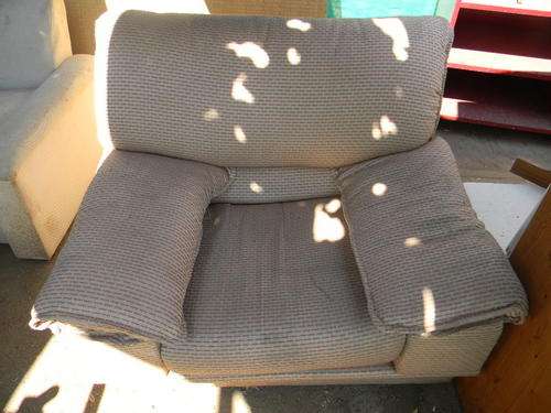 ***Crazy R1 Listing*** Art Deco Single Seater Couch - Needs a clean That's it!