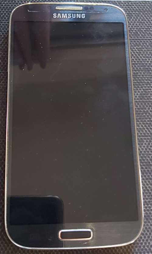 SAMSUNG GALAXY S4 GT-I9500 (COVER INCLUDED)