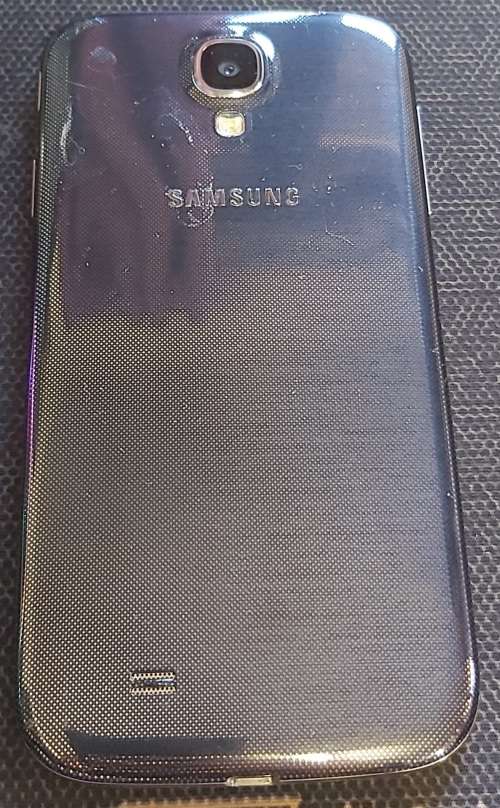 SAMSUNG GALAXY S4 GT-I9500 (COVER INCLUDED)