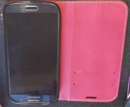 SAMSUNG GALAXY S4 GT-I9500 (COVER INCLUDED)