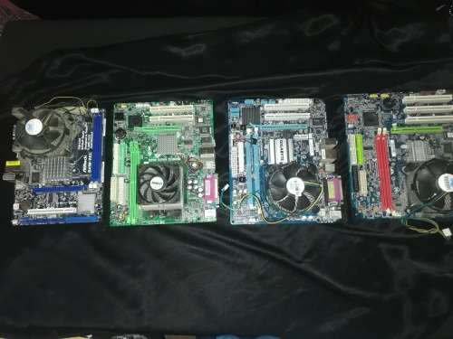 LOT OF 4 MOTHERBOARDS
