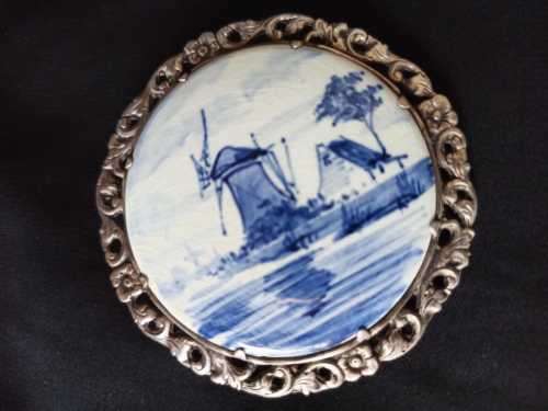 RARE EXTRA LARGE ROLLED SILVER GOUDA-HOLLAND BROOCH