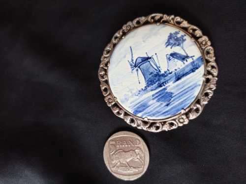 RARE EXTRA LARGE ROLLED SILVER GOUDA-HOLLAND BROOCH