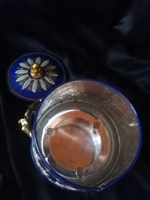 VINTAGE ROMAN GRACIAN DESIGN DISPLAY TIN