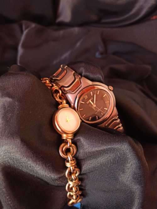 VINTAGE SEIKO AND GUESS HIS AND HER WATCHES