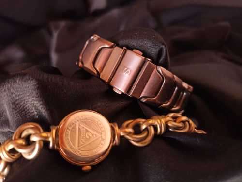 VINTAGE SEIKO AND GUESS HIS AND HER WATCHES