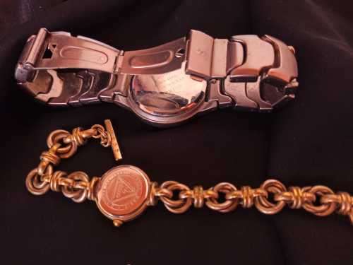 VINTAGE SEIKO AND GUESS HIS AND HER WATCHES