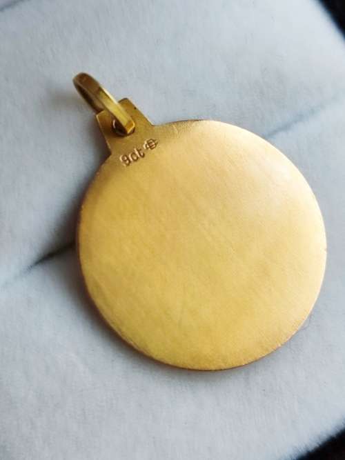 9CT  YELLOW GOLD TAURUS ZODIAC SYMBOL