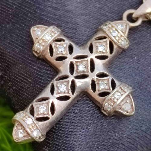 VINTAGE CROSS WITH STONES AND CHAIN