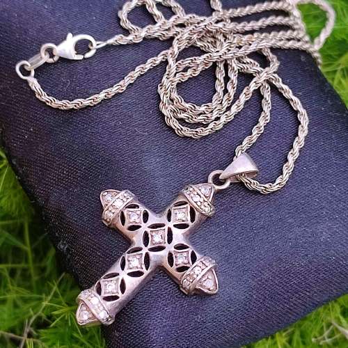 VINTAGE CROSS WITH STONES AND CHAIN