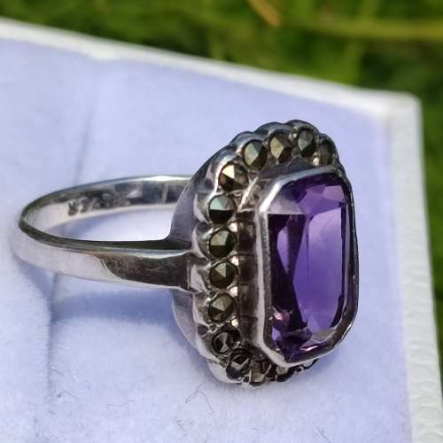 STERLING VINTAGE PURPLE STONE RING