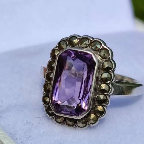 STERLING VINTAGE PURPLE STONE RING