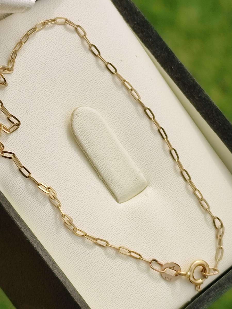 9ct Gold Fine Vintage Hand Chain