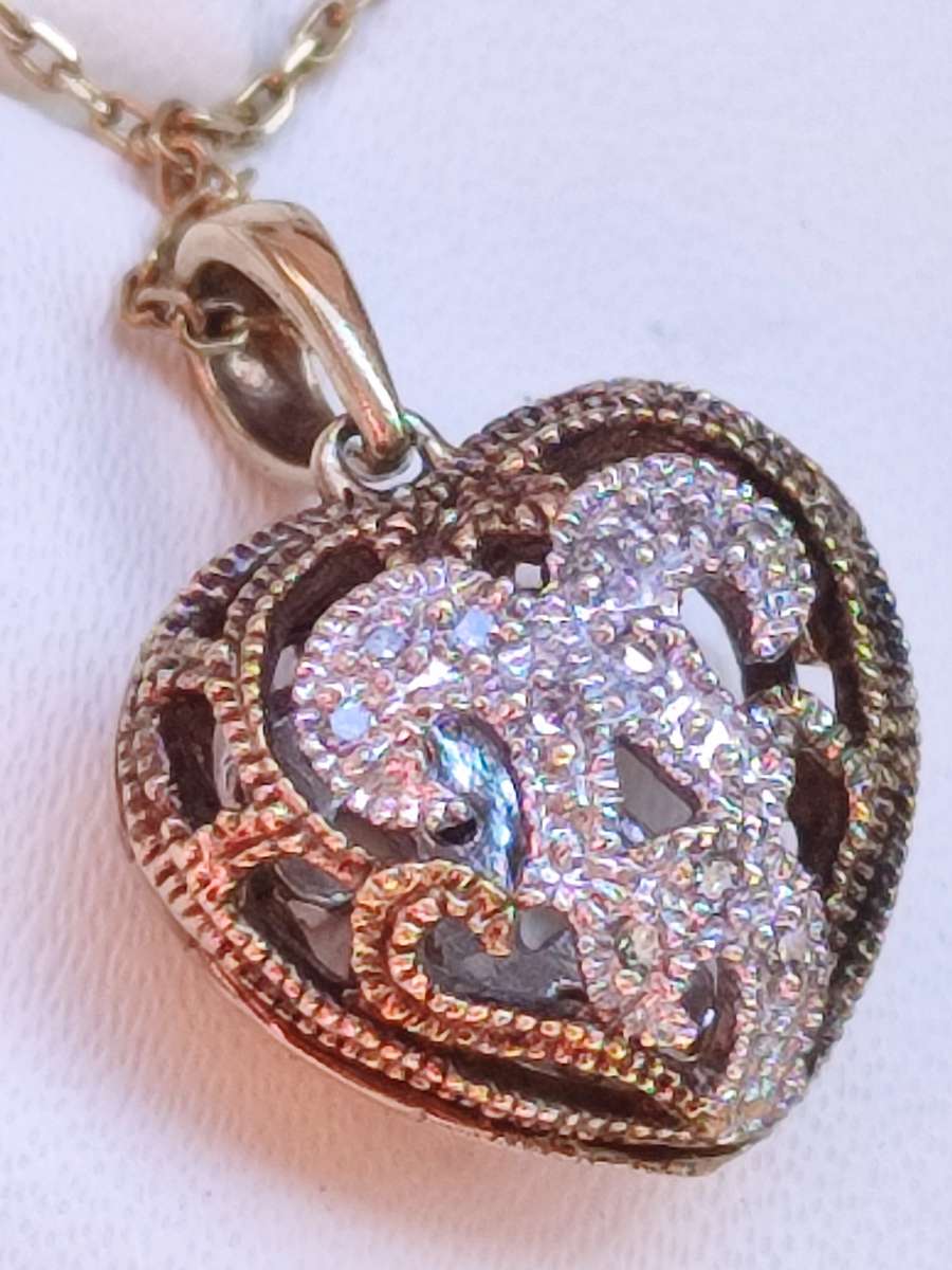 Rare 9ct Diamond Double Sided Pendant Set