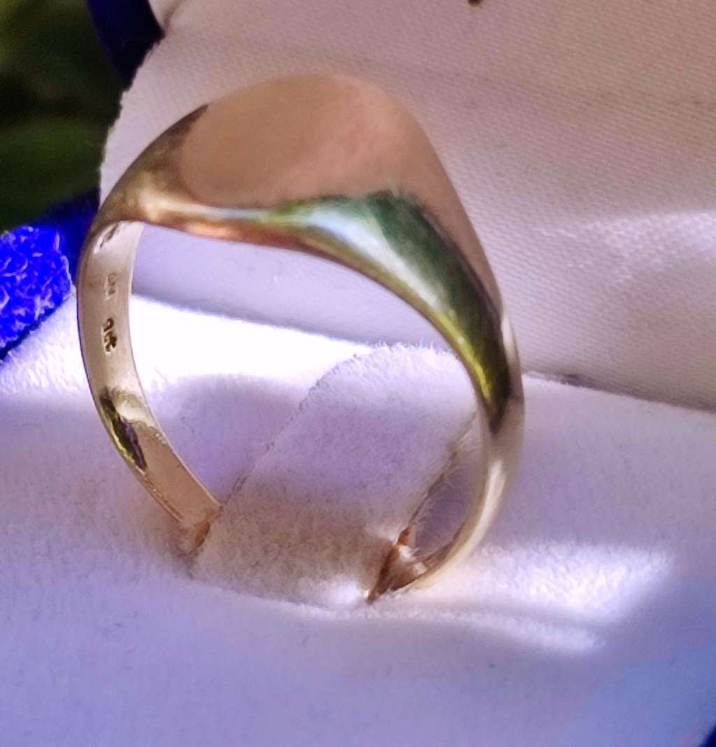 9ct Gold Vintage Signet Ring