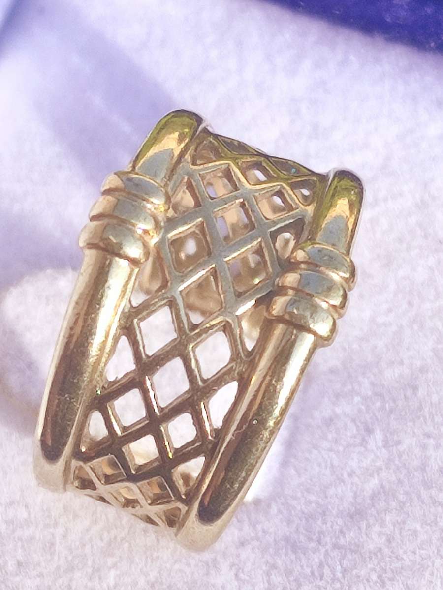 9ct Gold Cutwork Design Ring