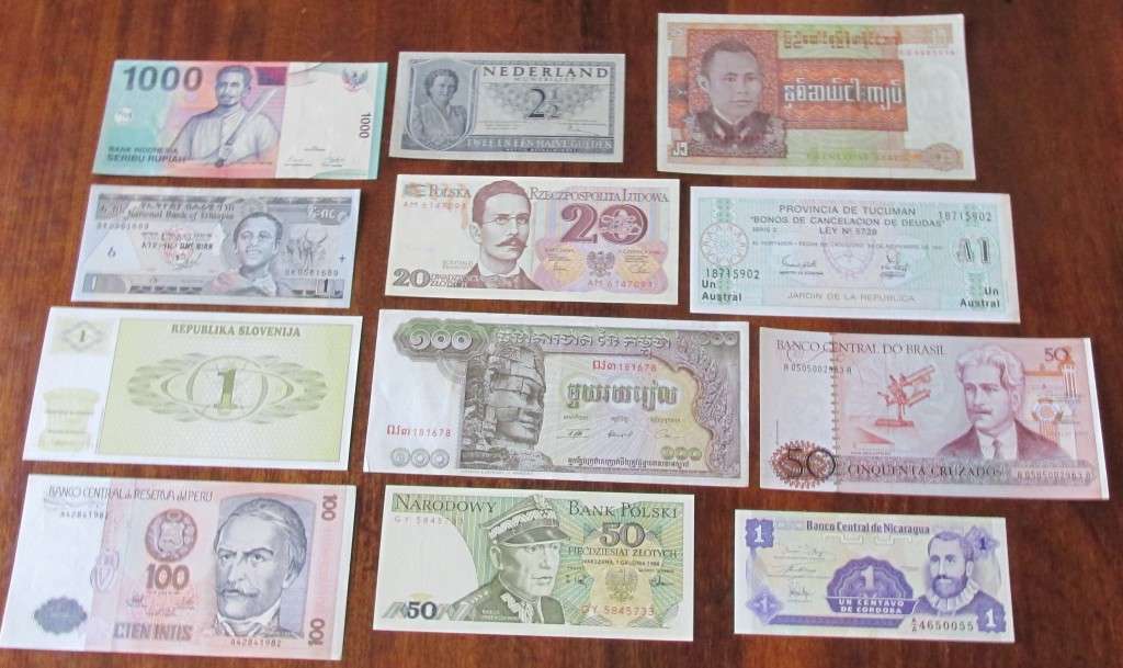 12 UNC. BANKNOTES - MIXED