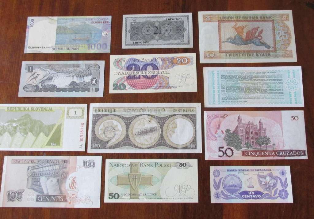 12 UNC. BANKNOTES - MIXED