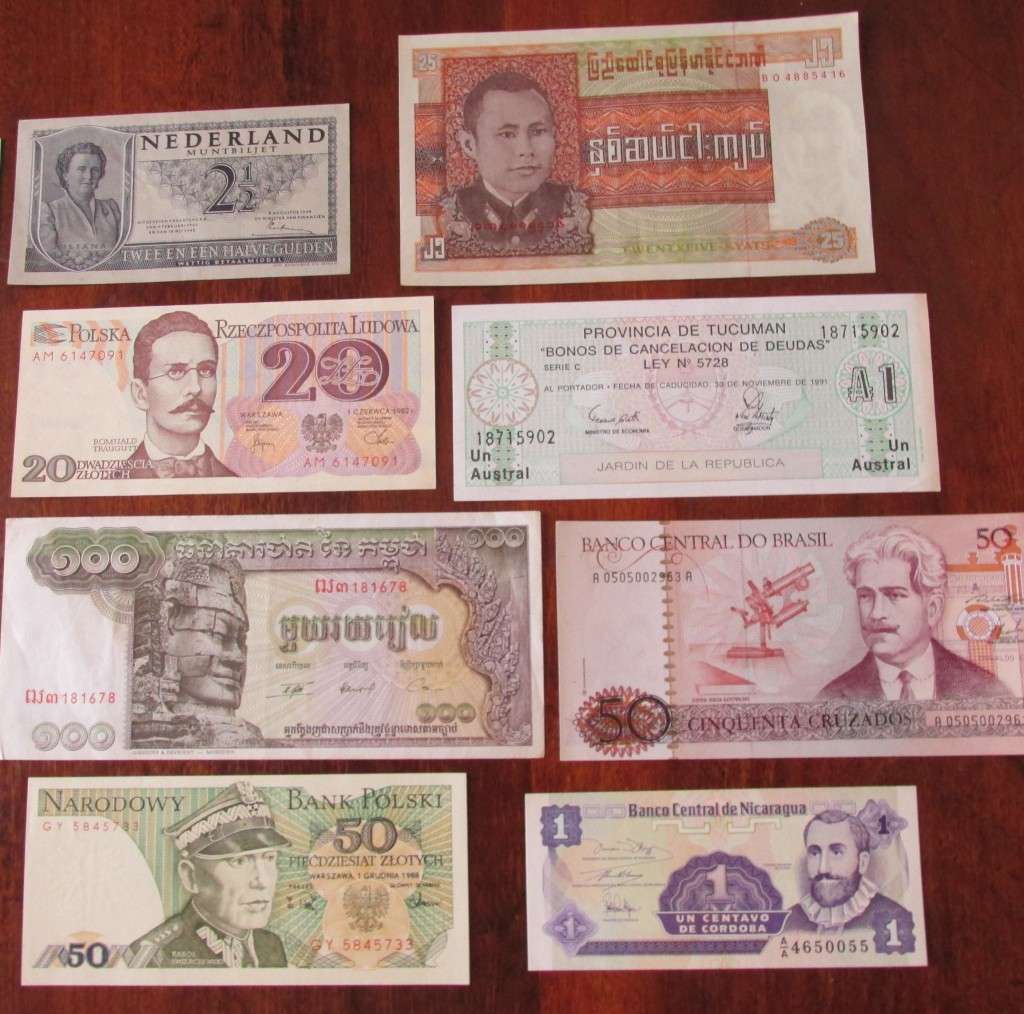 12 UNC. BANKNOTES - MIXED