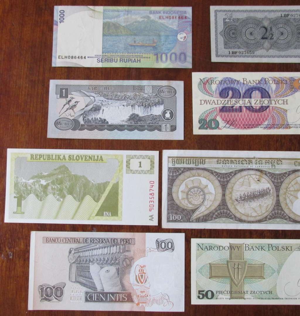 12 UNC. BANKNOTES - MIXED