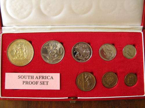 1977 PROOF SET EXCELLENT CONDITION (GOLD REMOVED)