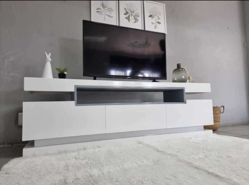 TV Stand Table Envio