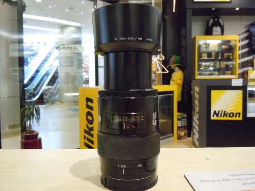 Minolta 100-200mm f4.5 (Compatible with Sony slr's)