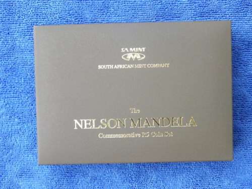 THE NELSON MANDELA COMMEMORATIVE R5 COIN SET FROM THE SA MINT. 2000 PL + 2008 LASER FROSTED